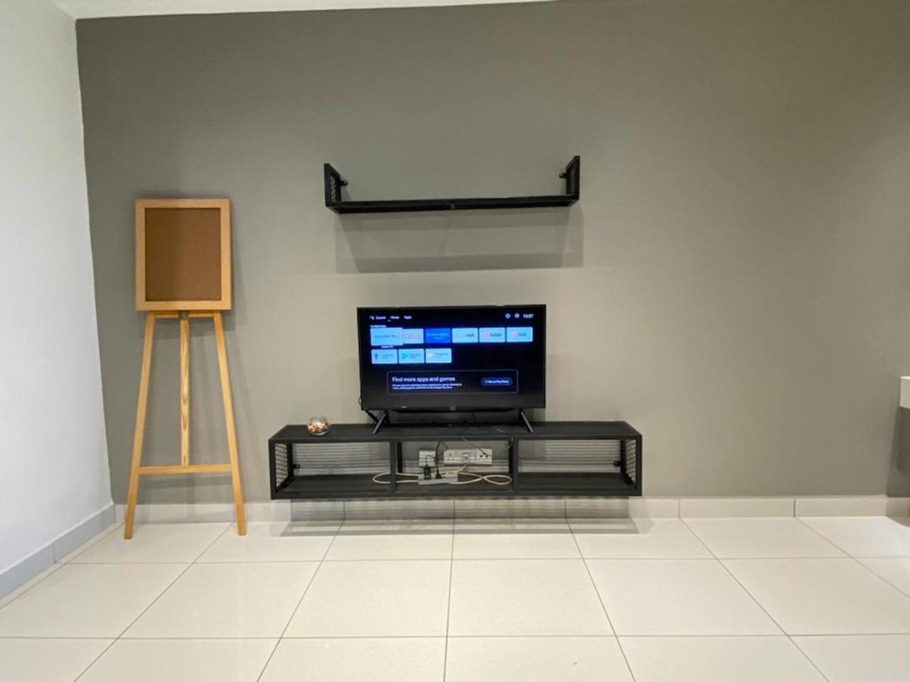 Апарт готель Arte Mont Kiara Куала-Лумпур Екстер'єр фото A television set